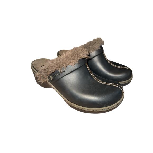 Crocs Shoes - Crocs women cobbler Eva faux fur lined mule clog sz 7